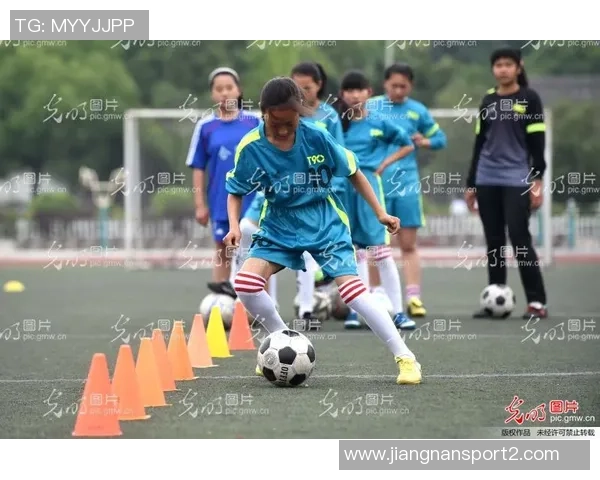 合肥U18女足教练郑伟强调稳扎稳打培养年轻球员的重要性 合肥U18女足教练郑伟强调稳扎稳打培养年轻球员的重要性