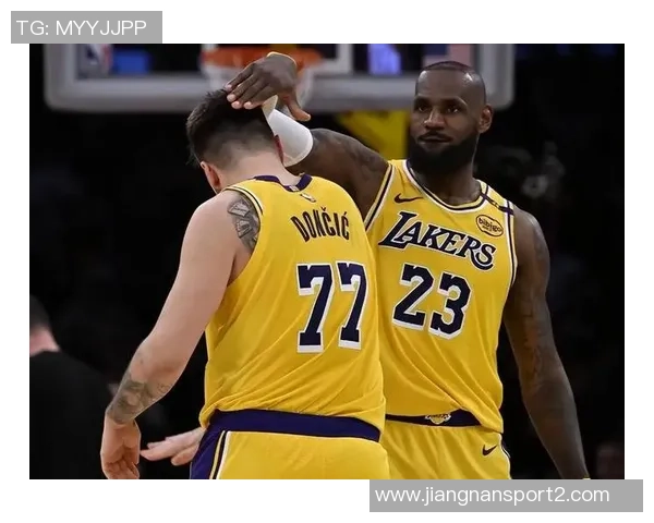 詹姆斯以成熟决策为主题的广告展现与过去愚蠢选择的和解之路