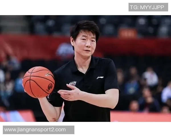 布克赞邓恩今夏训练刻苦展现更强侵略性状态提升显著