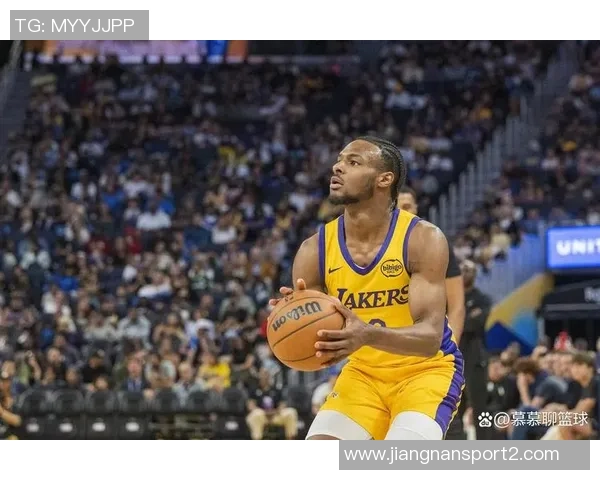 夸梅直言布朗尼不配打NBA认为他像抢银行一样夺走机会