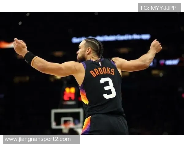 狄龙半场表现惊艳15投6中三分球8投2中独揽全队最高16分并贡献2次抢断