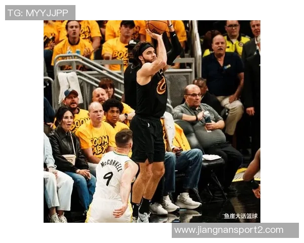 米切尔盛赞加兰复出提升球队进攻效率期待更流畅的配合与表现