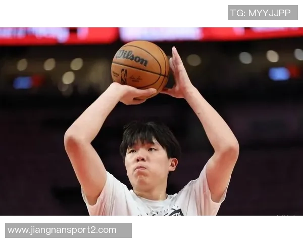 哈利伯顿称赞杨瀚森传球能力强调他能迅速适应NBA比赛节奏 哈利伯顿称赞杨瀚森传球能力强调他能迅速适应NBA比赛节奏